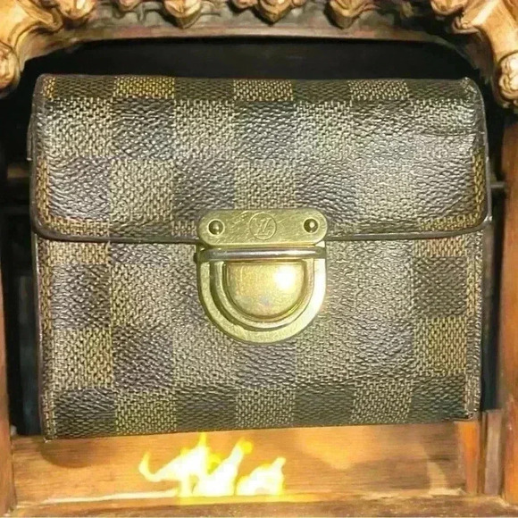 Louis Vuitton Damier Compact Wallet - Picture 1 of 11